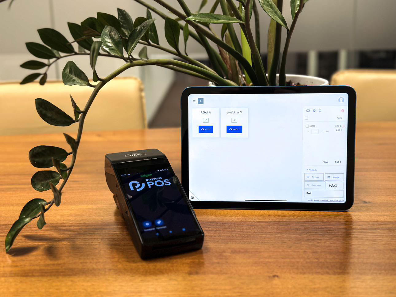 Paysera POS sistema – planšetė su kasos programa ir kortelių skaitytuvas